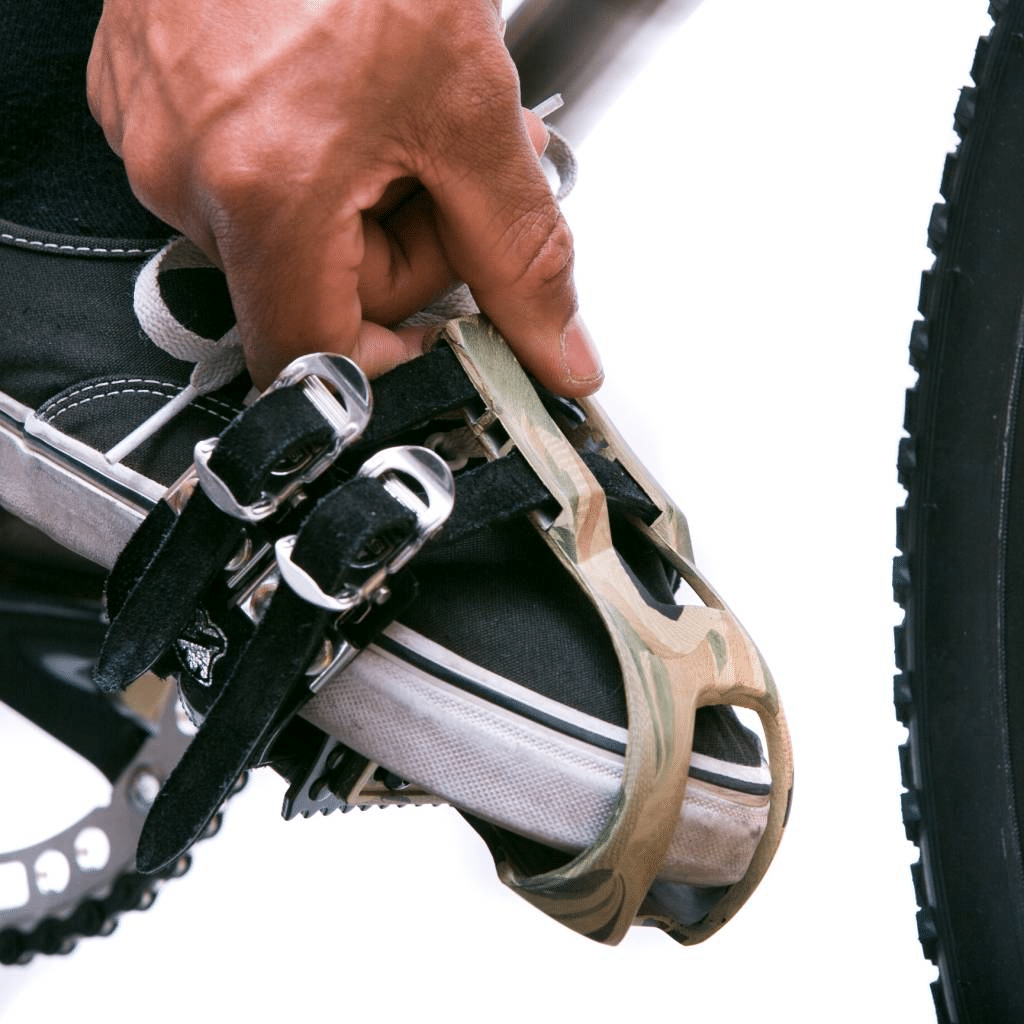klei Bijlage Dhr Why Use Toe Clips on a Bicycle? Pros/Cons of Different Pedals
