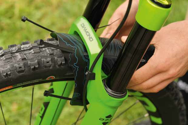 How to Install Mudguards on a Mountain Bike - Easy Tricks